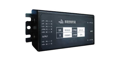 單/雙燈控制器，對所接負(fù)載（燈具）實現(xiàn)單獨送電與斷電操作、LED燈具無極調(diào)光、燈具電參量采集、燈桿監(jiān)測控制、遠(yuǎn)程在線升級等功能。